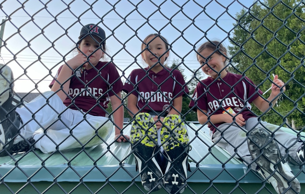 Highlands-Girls-Baseball-Smiles